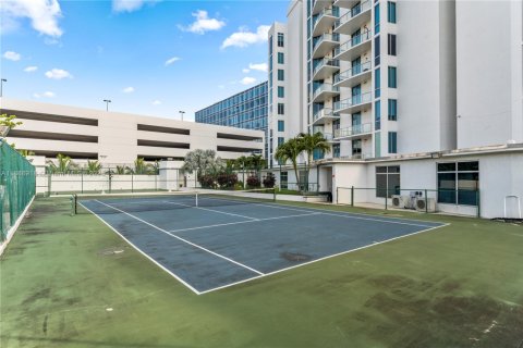 Condo in Aventura, Florida, 2 bedrooms  № 1896963 - photo 18