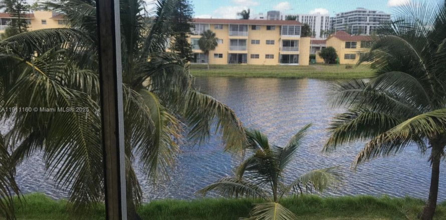 Condominio en Aventura, Florida, 2 dormitorios № 1975921