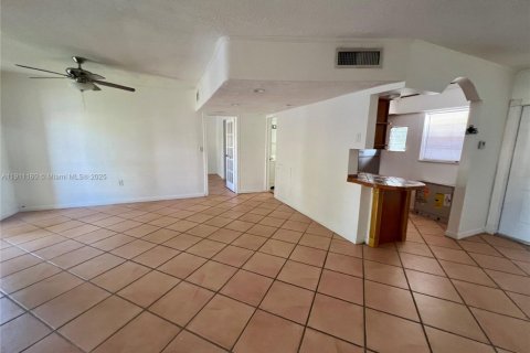 Condominio en alquiler en Aventura, Florida, 2 dormitorios, 102.01 m2 № 1975921 - foto 3