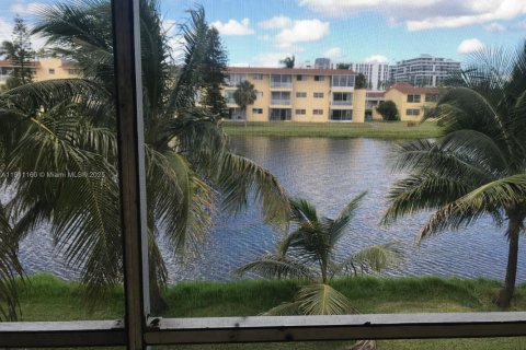 Condominio en alquiler en Aventura, Florida, 2 dormitorios, 102.01 m2 № 1975921 - foto 29