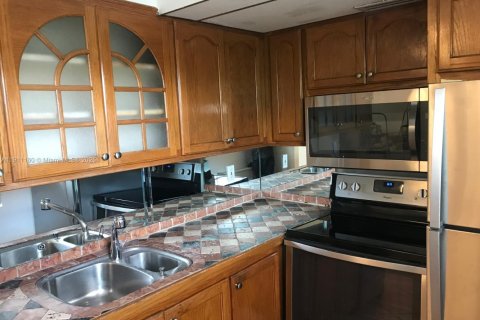Condominio en alquiler en Aventura, Florida, 2 dormitorios, 102.01 m2 № 1975921 - foto 10