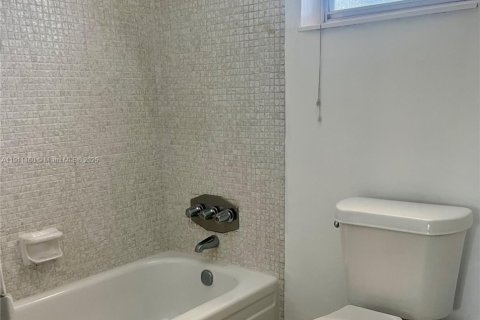 Condominio en alquiler en Aventura, Florida, 2 dormitorios, 102.01 m2 № 1975921 - foto 18