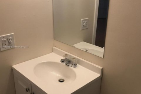 Condominio en alquiler en Aventura, Florida, 2 dormitorios, 102.01 m2 № 1975921 - foto 25