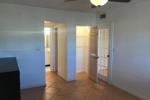 Condominio en alquiler en Aventura, Florida, 2 dormitorios, 102.01 m2 № 1975921 - foto 13
