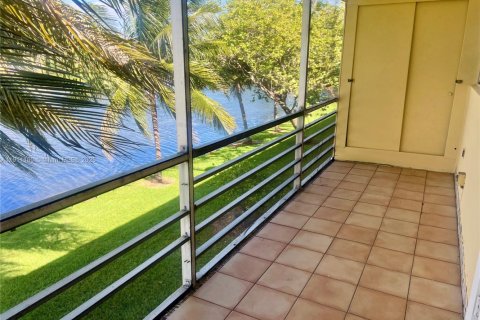 Condominio en alquiler en Aventura, Florida, 2 dormitorios, 102.01 m2 № 1975921 - foto 27