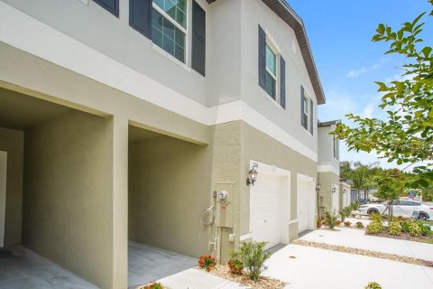 Touwnhouse à louer à Lutz, Floride: 3 chambres, 151.8 m2 № 2380730 - photo 4
