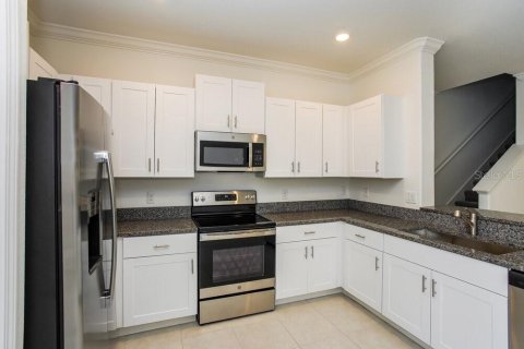 Touwnhouse à louer à Lutz, Floride: 3 chambres, 151.8 m2 № 2380730 - photo 7