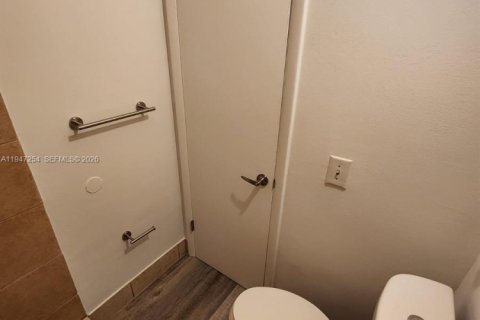 Apartment in Tamarac, Florida 3 bedrooms, 108.42 sq.m. № 2003325 - photo 9