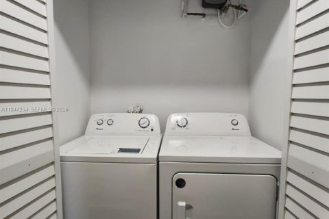 Apartment in Tamarac, Florida 3 bedrooms, 108.42 sq.m. № 2003325 - photo 6