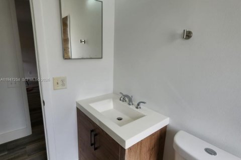 Apartment in Tamarac, Florida 3 bedrooms, 108.42 sq.m. № 2003325 - photo 12