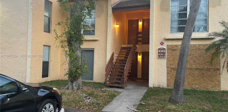 Apartment in Tamarac, Florida 3 bedrooms, 108.42 sq.m. № 2003325