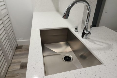 Apartment in Tamarac, Florida 3 bedrooms, 108.42 sq.m. № 2003325 - photo 5