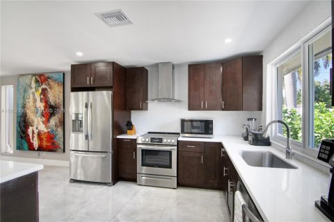 Casa en venta en Hollywood, Florida, 3 dormitorios, 141.4 m2 № 2007363 - foto 28