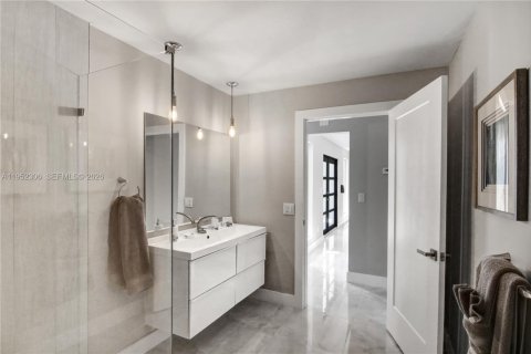 Casa en venta en Hollywood, Florida, 3 dormitorios, 141.4 m2 № 2007363 - foto 19