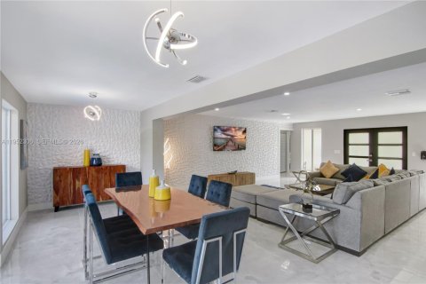 Casa en venta en Hollywood, Florida, 3 dormitorios, 141.4 m2 № 2007363 - foto 24