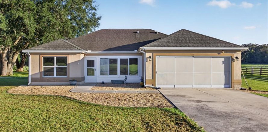 Villa ou maison à Oxford, Floride 3 chambres, 150.41 m2 № 2421702