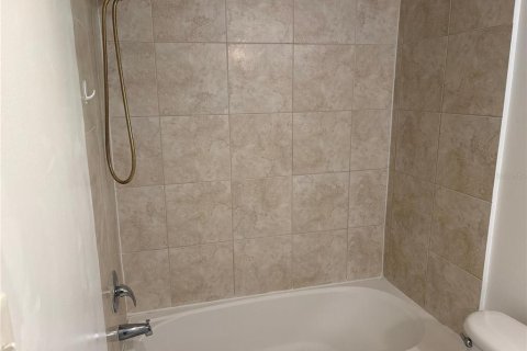 Condo in Clearwater, Florida, 2 bedrooms № 2196763 - photo 11