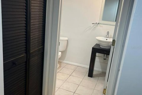 Condo in Clearwater, Florida, 2 bedrooms № 2196763 - photo 22