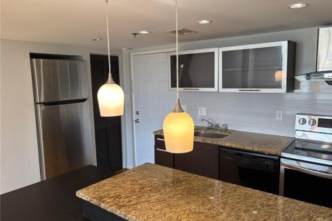 Condo in Clearwater, Florida, 2 bedrooms № 2196763 - photo 3