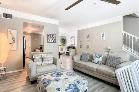 Condo in Orlando, Florida, 2 bedrooms  № 1586449 - photo 12