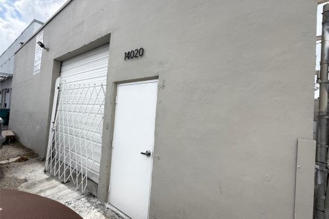 Immobilier commercial à vendre à Opa-locka, Floride: 334.45 m2 № 2147395 - photo 24