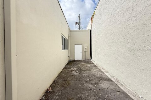 Immobilier commercial à vendre à Opa-locka, Floride: 334.45 m2 № 2147395 - photo 25