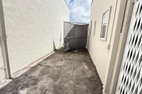 Immobilier commercial à vendre à Opa-locka, Floride: 334.45 m2 № 2147395 - photo 26
