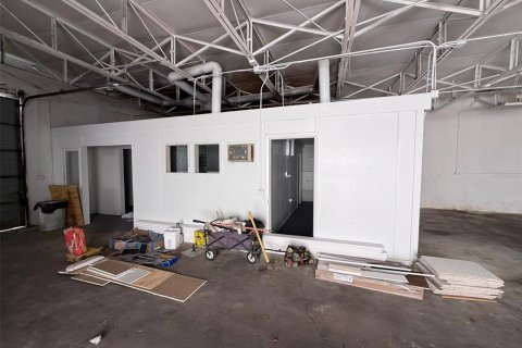 Immobilier commercial à vendre à Opa-locka, Floride: 334.45 m2 № 2147395 - photo 4