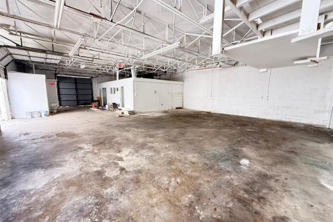 Immobilier commercial à vendre à Opa-locka, Floride: 334.45 m2 № 2147395 - photo 22