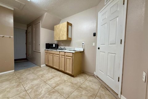 House in Sorrento, Florida 1 bedroom, 19.97 sq.m. № 2149398 - photo 2