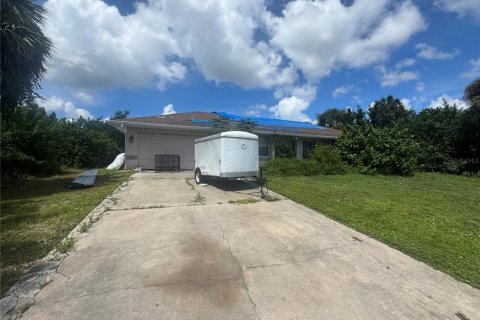 Casa en Port Charlotte, Florida 3 dormitorios, 116.22 m2 № 2345311