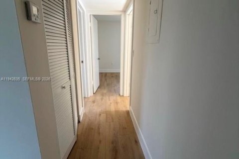 Copropriété à louer à Miami, Floride: 3 chambres, 118.45 m2 № 2000090 - photo 8