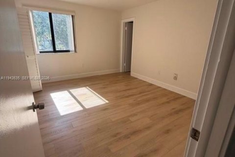 Copropriété à louer à Miami, Floride: 3 chambres, 118.45 m2 № 2000090 - photo 4