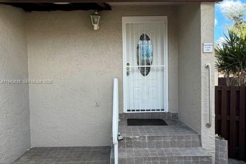 Copropriété à louer à Miami, Floride: 3 chambres, 118.45 m2 № 2000090 - photo 14