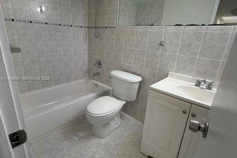 Copropriété à louer à Miami, Floride: 3 chambres, 118.45 m2 № 2000090 - photo 12