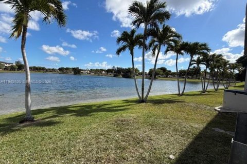 Copropriété à louer à Miami, Floride: 3 chambres, 118.45 m2 № 2000090 - photo 16