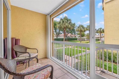 Townhouse in Tierra Verde, Florida 3 bedrooms, 207.73 sq.m. № 2112515 - photo 28