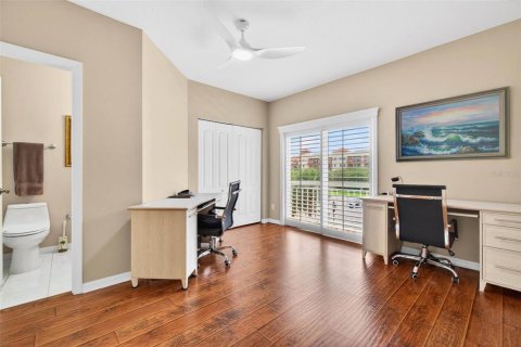 Townhouse in Tierra Verde, Florida 3 bedrooms, 207.73 sq.m. № 2112515 - photo 30