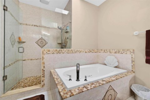 Townhouse in Tierra Verde, Florida 3 bedrooms, 207.73 sq.m. № 2112515 - photo 25