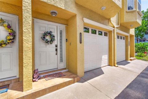 Townhouse in Tierra Verde, Florida 3 bedrooms, 207.73 sq.m. № 2112515 - photo 4