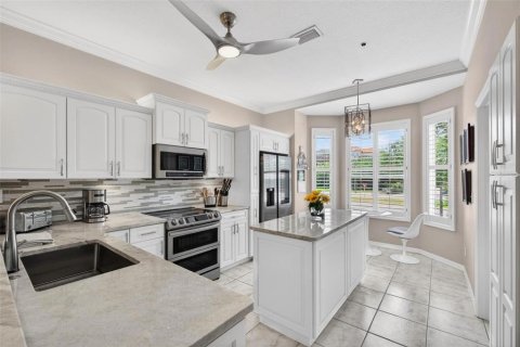 Townhouse in Tierra Verde, Florida 3 bedrooms, 207.73 sq.m. № 2112515 - photo 12