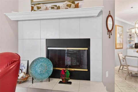 Townhouse in Tierra Verde, Florida 3 bedrooms, 207.73 sq.m. № 2112515 - photo 9