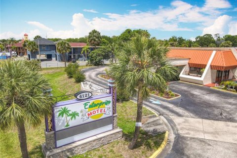 Hotel en venta en Kissimmee, Florida, 1800.82 m2 № 1636404 - foto 2