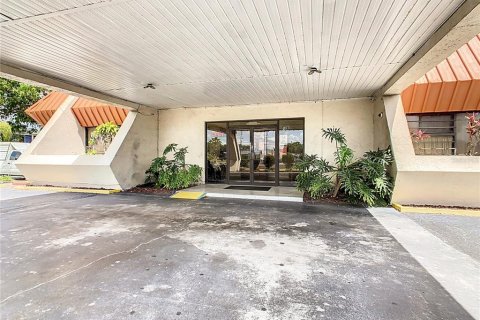 Hotel en venta en Kissimmee, Florida, 1800.82 m2 № 1636404 - foto 4