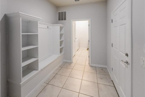 House in Kissimmee, Florida 8 bedrooms, 375.42 sq.m. № 2111605 - photo 5