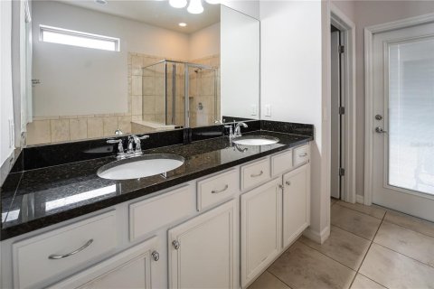 House in Kissimmee, Florida 8 bedrooms, 375.42 sq.m. № 2111605 - photo 17
