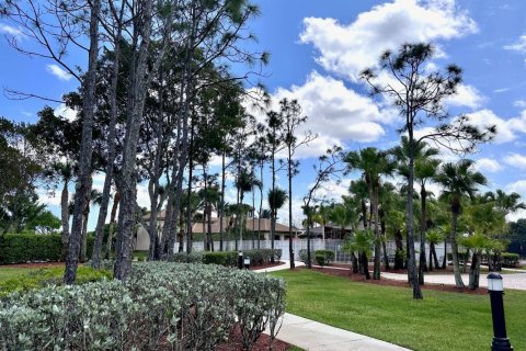 House in Wellington, Florida 4 bedrooms, 217.3 sq.m. № 1228564 - photo 1