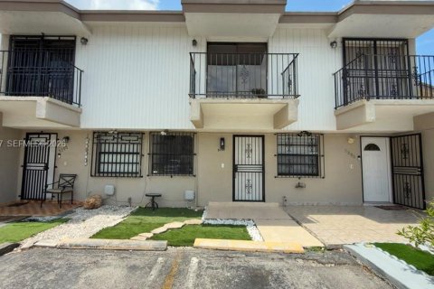 Condo à Hialeah, Floride, 2 chambres  № 2085663
