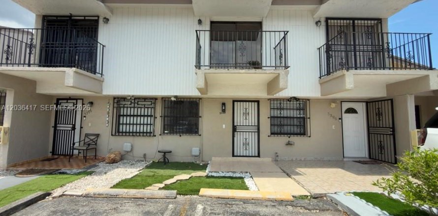 Condo à Hialeah, Floride, 2 chambres  № 2085663