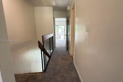 Copropriété à louer à Hialeah, Floride: 2 chambres, 89.37 m2 № 2085663 - photo 9